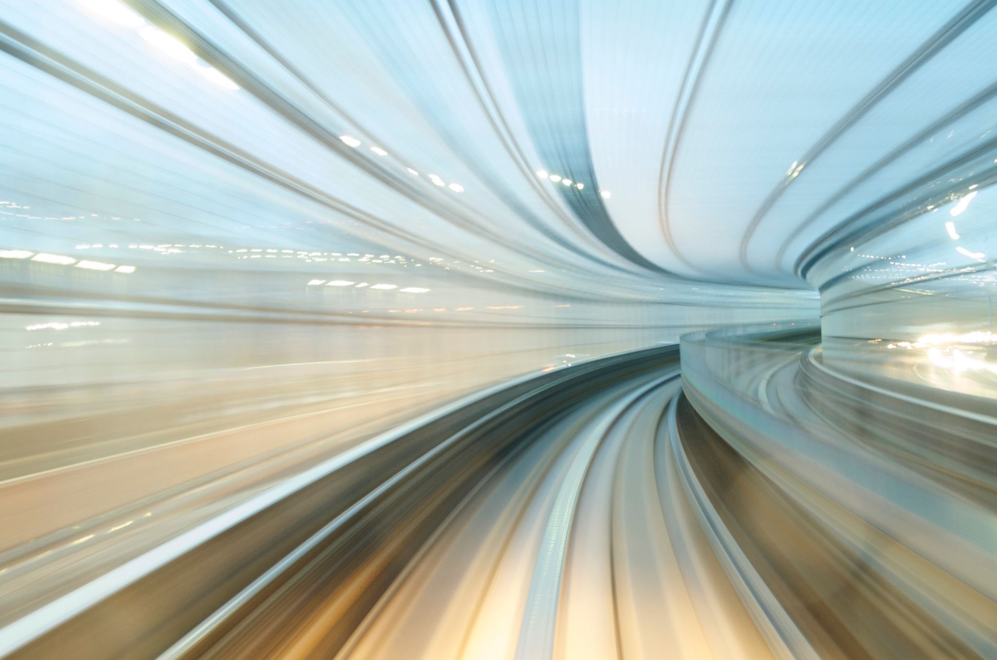 Long-exposure-shot-from-a-moving-train